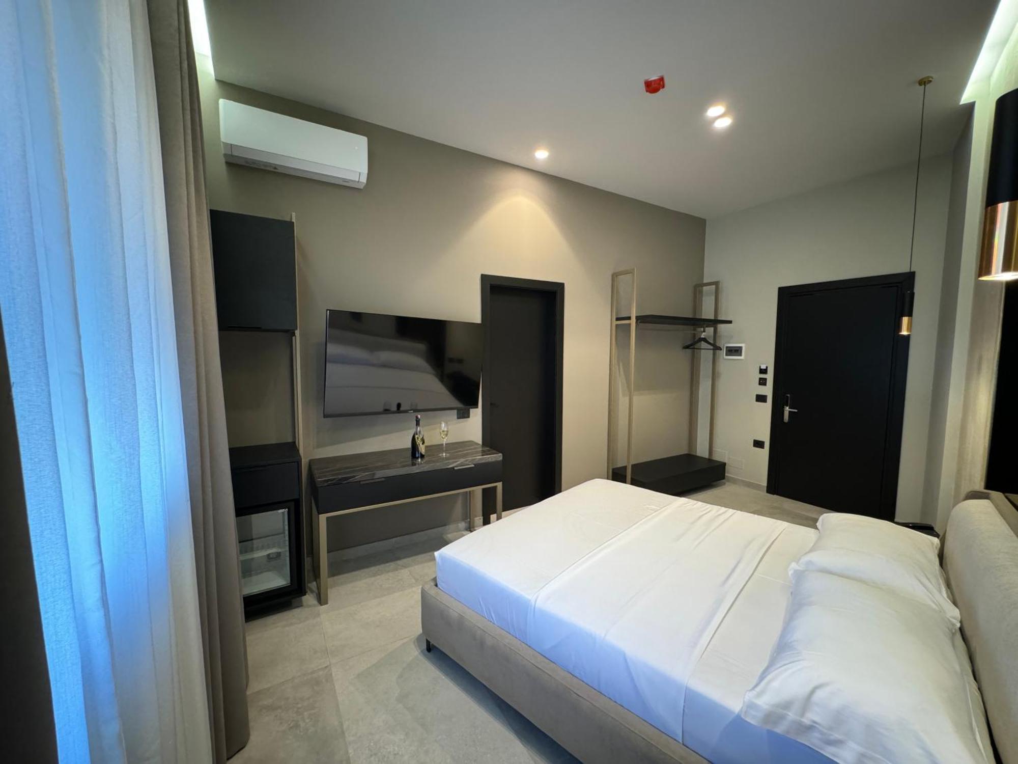 Nuna Hotel Wlora